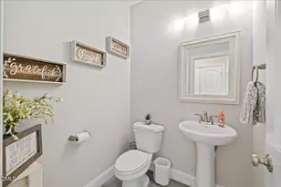 338 Oakhaven Dr, Holly Springs, NC 27540 - Photo 17