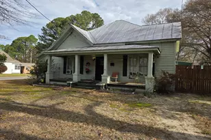 812 W Anderson St, Selma, NC 27576 - Photo 5