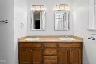 112 Lomond Ln, Cary, NC 27518 - Photo 17