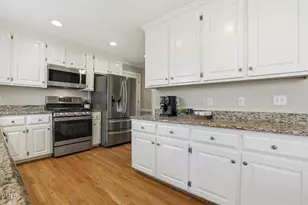 1005 Old Carriage Ct, Apex, NC 27502 - Photo 15