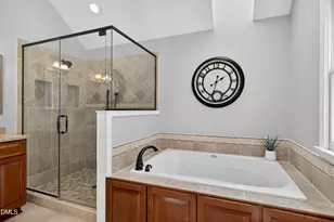 101 Bartica Ct, Cary, NC 27519 - Photo 35