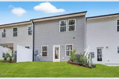 572 Barrington Row Avenue, Zebulon, NC 27597 - Photo 7