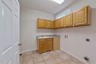 200 Faraday Ct, Cary, NC 27518 - Photo 17