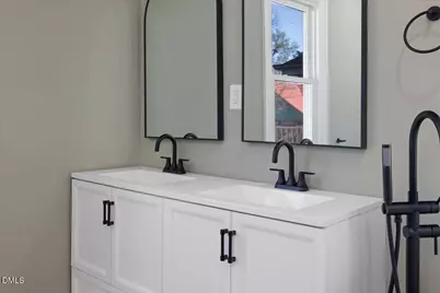 221 Charlotte Avenue, Sanford, NC 27330 - Photo 15