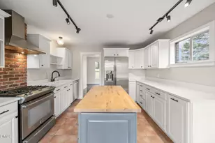 15 Abbey Rd, Chapel Hill, NC 27516 - Photo 17