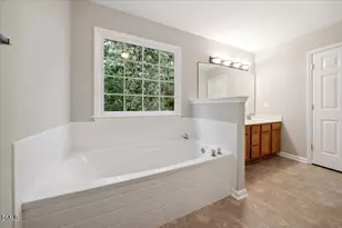 916 Brookhannah Ct, Fuquay-Varina, NC 27526 - Photo 17