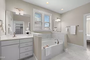 3317 Heathrowe Grove Ct, Fuquay Varina, NC 27526 - Photo 35