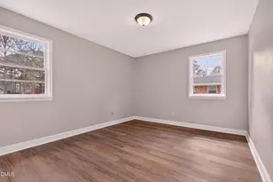 408 Oak St, Smithfield, NC 27577 - Photo 9