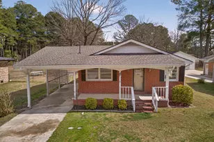 408 Oak St, Smithfield, NC 27577 - Photo 1