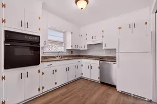 408 Oak St, Smithfield, NC 27577 - Photo 5