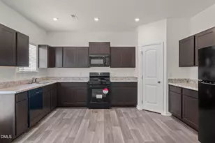 827 Biltmore Dr, Sanford, NC 27332 - Photo 9