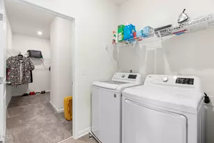 17 Geneva Cir, Benson, NC 27504 - Photo 13