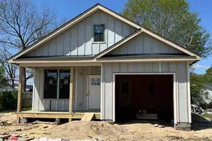 408 S Brevard St, Selma, NC 27576 - Photo 1