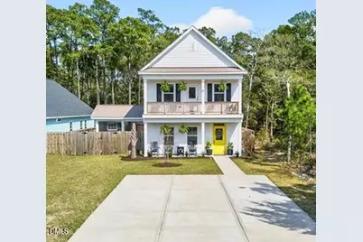 1212 N Caswell Avenue, Southport, NC 28461 - Photo 1