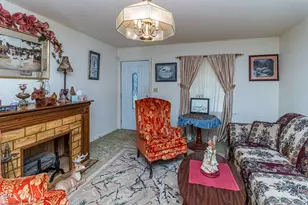 612 E Main St, Mount Olive, NC 28365 - Photo 5