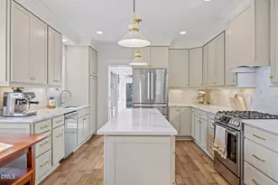 1223 Courtland Dr, Raleigh, NC 27604 - Photo 9