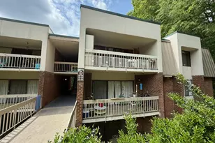 500 Umstead Dr, Chapel Hill, NC 27516 - Photo 3