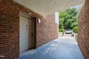 500 Umstead Dr, Chapel Hill, NC 27516 - Photo 3