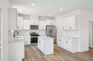 1061 Bolton Pointe Dr, Zebulon, NC 27597 - Photo 11