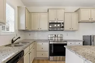308 Chamberlain Dr, Clayton, NC 27527 - Photo 7