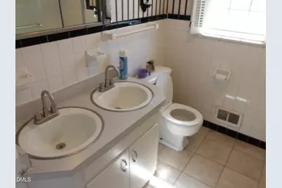 301 W Gannon Avenue, Zebulon, NC 27597 - Photo 19