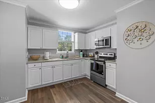 411 Hillcrest Ave, Burlington, NC 27215 - Photo 11