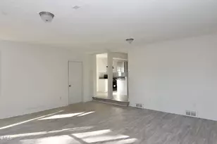 703 W Main St, Clinton, NC 28328 - Photo 5