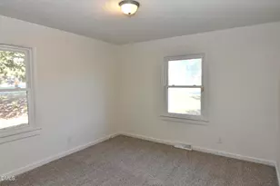 703 W Main St, Clinton, NC 28328 - Photo 7