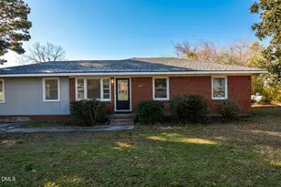 703 W Main St, Clinton, NC 28328 - Photo 19