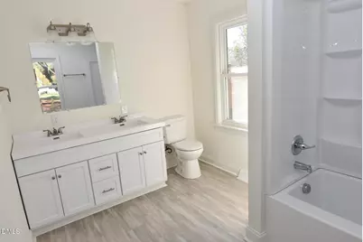 703 W Main Street, Clinton, NC 28328 - Photo 9