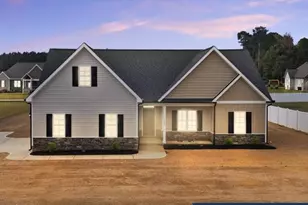 102 Chester Pl, Pikeville, NC 27863 - Photo 1
