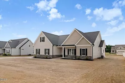 102 Chester Place, Pikeville, NC 27863 - Photo 5