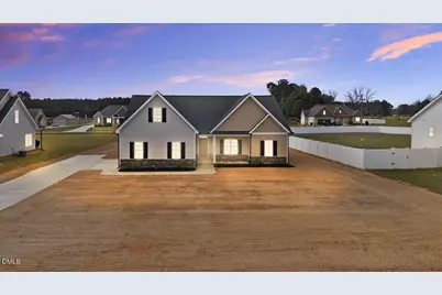102 Chester Place, Pikeville, NC 27863 - Photo 5