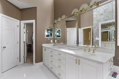 81502 Alexander, Chapel Hill, NC 27517 - Photo 15