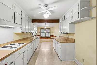 207 E Griswold Street, Selma, NC 27576 - Photo 11