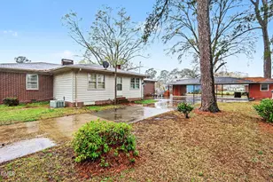 207 E Griswold St, Selma, NC 27576 - Photo 5