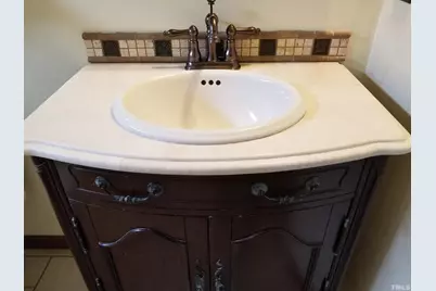 100 Bedbrook Court, Cary, NC 27519 - Photo 15