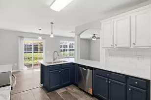 687 Botanical Ct, Bunnlevel, NC 28323 - Photo 5