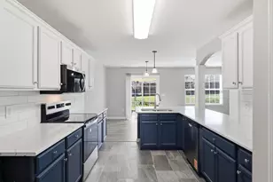 687 Botanical Ct, Bunnlevel, NC 28323 - Photo 3
