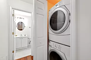 1010 Nicholwood Dr, Raleigh, NC 27605 - Photo 25