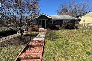 310 Crest Dr, Chapel Hill, NC 27516 - Photo 3