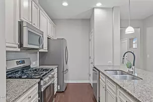 738 Wickham Ridge Rd, Apex, NC 27539 - Photo 3