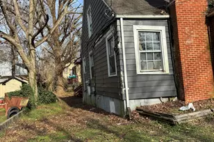 210 Zollicoffer Ave, Henderson, NC 27536 - Photo 3