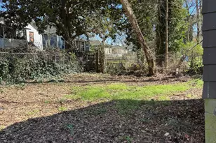 210 Zollicoffer Ave, Henderson, NC 27536 - Photo 21