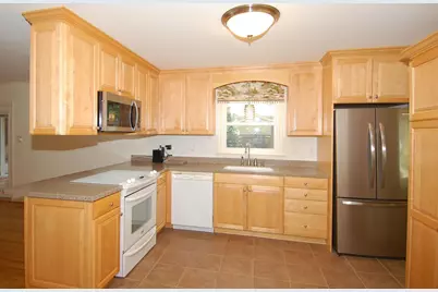 5400 Emerson Drive, Raleigh, NC 27609 - Photo 5