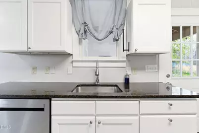 944 Sunset Drive, Graham, NC 27253 - Photo 9