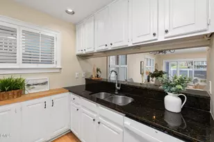 700 Bishops Park Dr, Raleigh, NC 27605 - Photo 11