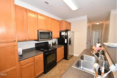 104 Sunset Circle #204, Greensboro, NC 27408 - Photo 11