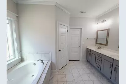 333 Oakhaven Drive, Holly Springs, NC 27540 - Photo 9