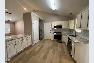 116 S Friars Chase, Fuquay Varina, NC 27526 - Photo 5